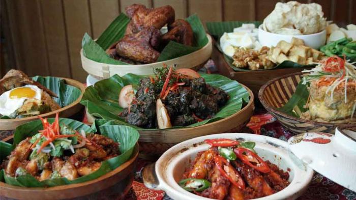 Kuliner Jalanan Indonesia yang Disukai Turis Asing