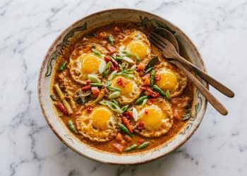 Resep Telur Ceplok Santan Pedas yang Mudah dengan Bumbu Meresap