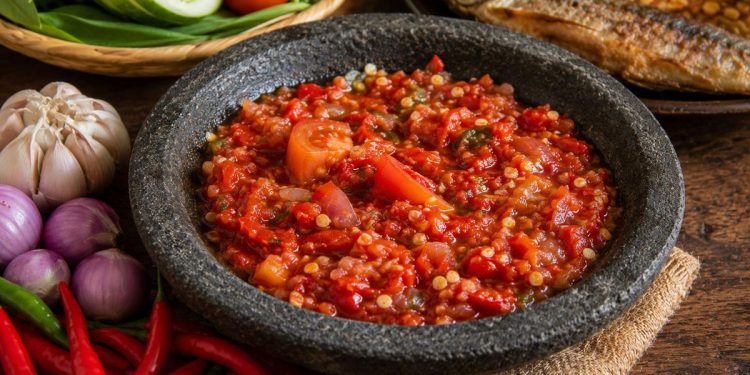 Membuat Sambal Dadakan Enak dan Segar di Rumah