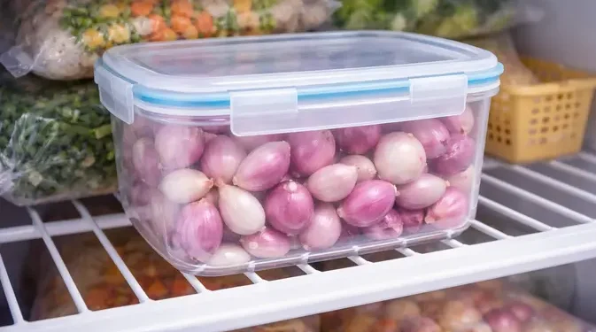 Tips Menyimpan Bawang Kupas Banyak Agar Tetap Segar dan Tidak Berlendir