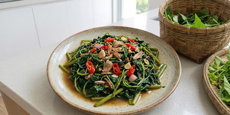 Resep Tumis Daun Ubi dengan Bawang dan Cabai yang Nikmat Disajikan dengan Nasi Hangat