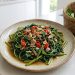 Resep Tumis Daun Ubi dengan Bawang dan Cabai yang Nikmat Disajikan dengan Nasi Hangat